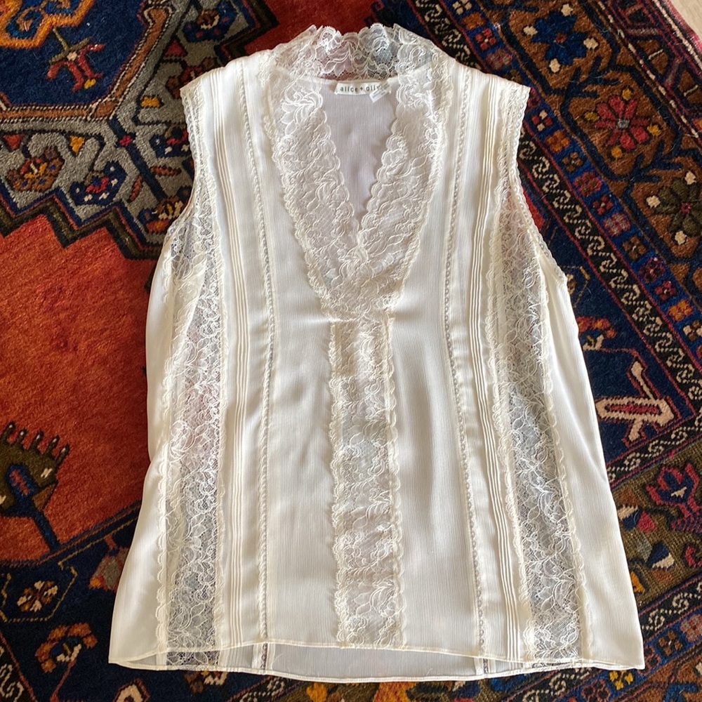 Alice + Olivia Lace Top size M